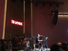 -TZ House音乐现场(来福士中心店)