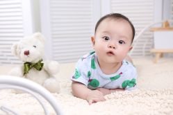 -现代经典婚纱摄影