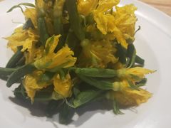 -山楂树融合菜餐厅