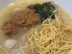 -灵芝妹子海鲜米线(劳动公园店)