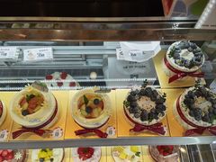 -花花卷卷·鲜食蛋糕(静安久光百货店)