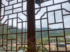 -百里峡七彩艺术小镇