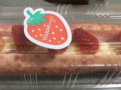 草莓奶油面包-TOUCH泰奇(南汇南门大街店)