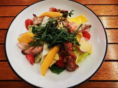 芒果烤鸡藜麦沙拉蜂蜜芥末汁-MR.ROCKY洛奇先生·西餐&酒吧(琶醍店)