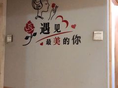-扒虾小妹儿麻辣海鲜(宏图街店)