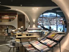 -钟书阁(珍园店)
