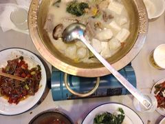 -霄汉牛三鲜湖北砂锅菜(万松园2店)