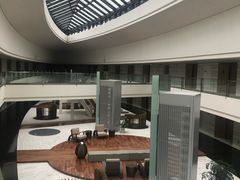 -上海滴水湖皇冠假日酒店