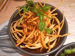 皮蛋拌馓子-靓靓蒸虾·头牌蒸虾(雪松路总店)
