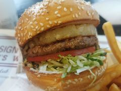 -The Habit Burger Grill 哈比特汉堡(世博店)