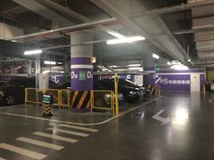 -白玉兰广场停车场