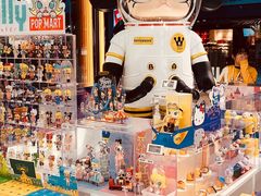 -泡泡玛特POPMART(侨福芳草地店)