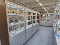-无奔眼镜·蔡司·依视路授权店(马家堡店)