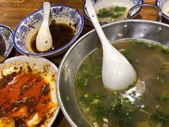 -杨三孃跷脚牛肉(西外棕榈岛店)