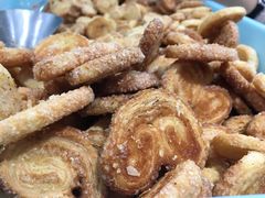 蝴蝶酥-上海哈尔滨食品厂(淮海中路店)