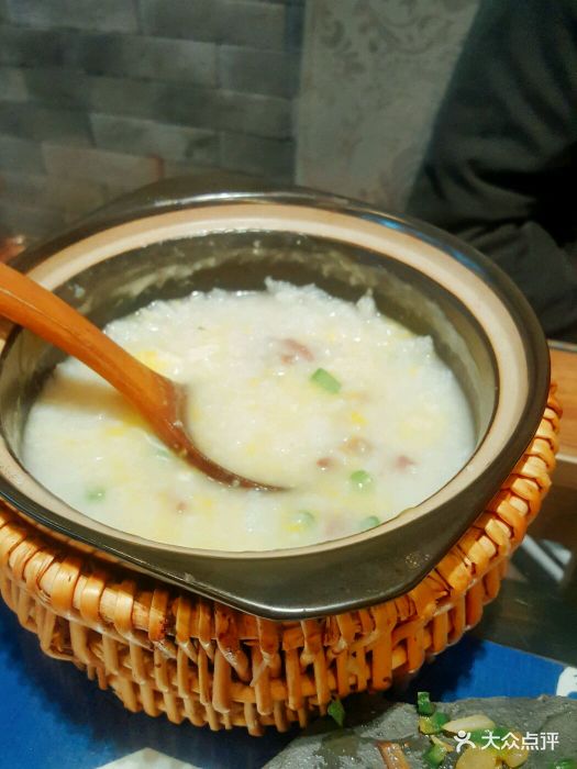 绿色吴家粥铺(芜湖万达广场店)滑蛋牛肉粥图片