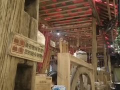 -老牌坊云南鱼豆花火锅(爱建店)