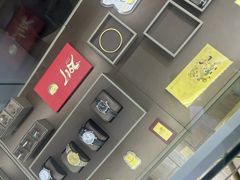 -江奢典汇·名包名表·黄金回收