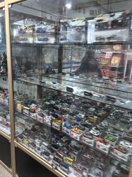 -逝水玩具折扣店