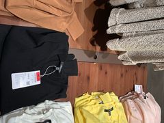 -URBAN REVIVO(高德置地广场·春广场店)