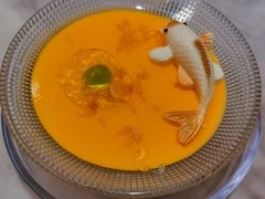 金鱼戏燕-香港百合居(LCM置汇旭辉广场店)