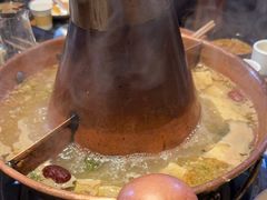 -果松木炭酸菜铜火锅·外婆参鸡汤