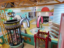 -多多淘儿童体验中心(重庆来福士店)