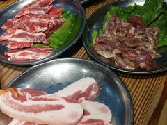 -青瓦炭韩潮烤肉(花园道店)
