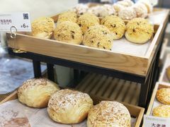 -顶东面包花园·生日蛋糕(世博店)