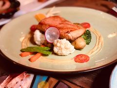 香煎三文鱼排配柠檬芥末汁-SISTERS BAR RESTAURANT川意酒馆(嘉善老市H楼店)
