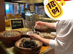 自助取餐区-JW万豪厨房餐厅·滨海草坪烧烤·海鲜·海景(三亚绿发山海天JW万豪酒店)