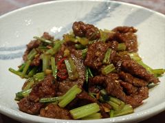 小炒黄牛肉-新光酒家·河豚·海鲜·蟹料理(浦东店)