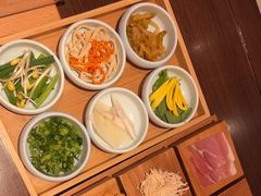 -银米·云南传统过桥米线(双廊黑金冠店)