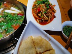 -大众跷脚牛肉馆·非遗传承单位(峨眉山店)