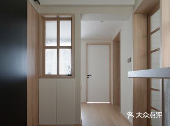 户型解析 使用面积约43平米，是一家三口在这繁华城市