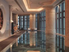 -珠海瑞吉酒店游泳池