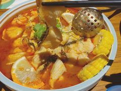 -花儿胡同音乐酒馆(瑞虹天地月亮湾店)