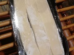 -老牌坊云南鱼豆花火锅(爱建店)