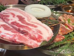 -草家酱蟹炭火烤肉店(珲春南路一店)