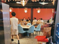 -老街烧烤大排档·地道湖北菜·龙虾馆(汉口火车站店)
