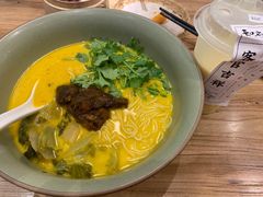 酸辣汤香卤猪脆骨面-和府捞面(北美新天地店)