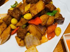杏鲍菇彩椒牛肉粒-頂好酒家·经典粤菜(海信广场店)