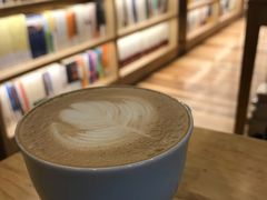 -猫的天空之城概念书店(杭州南宋御街店)