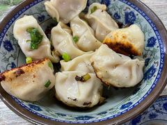 鲜肉煎饺-无名氏宵夜小摊(祝家三姐妹馄饨店)
