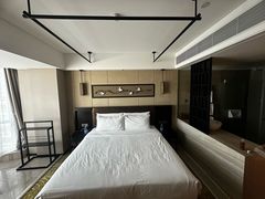 -深圳罗湖东门步行街亚朵X酒店