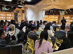 -新华里咖啡书吧(新华书店小寨店)