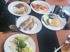 -大中华希尔顿酒店-念自助餐·嗨啤·小龙虾