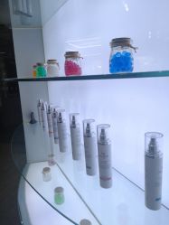 -LESSMORE科技头皮理容中心