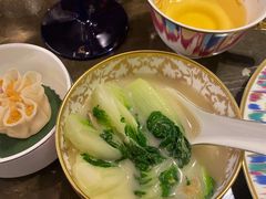 上汤奶白菜-海派悦庭·海胆烧麦·新融合菜(凯德广场店)