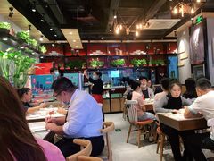 大堂-渝是乎酸菜鱼·川渝小炒(新世界百货望京店)